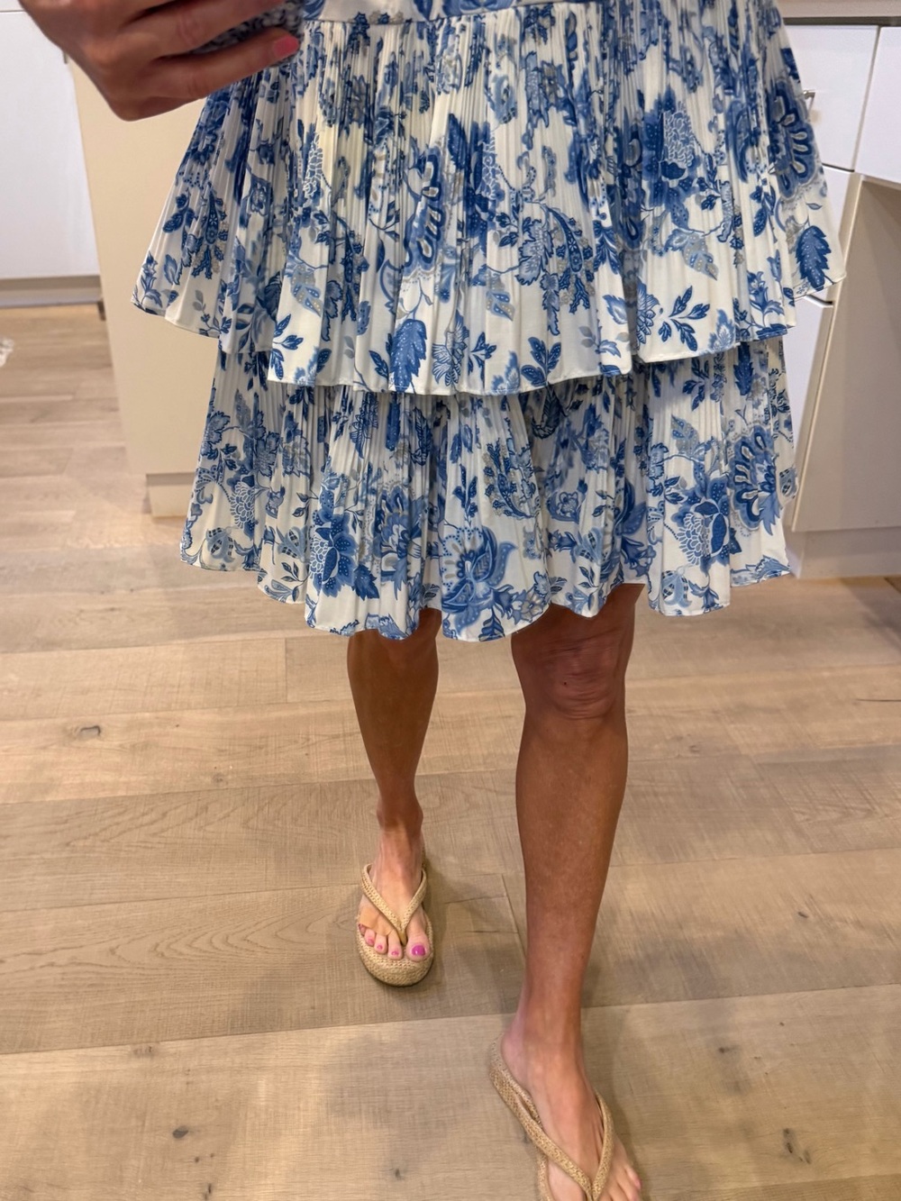 Avara Current Air White and Blue Floral Tiered Shirtwaist Dress - Picture 8 of 8